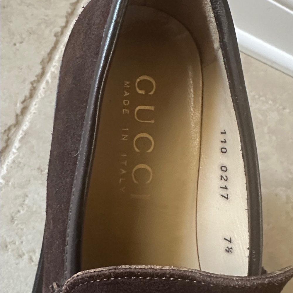 Gucci Men's Dark Brown Suede Loafers with Gold Buckle. Made in Italy - Picture 3 of 7